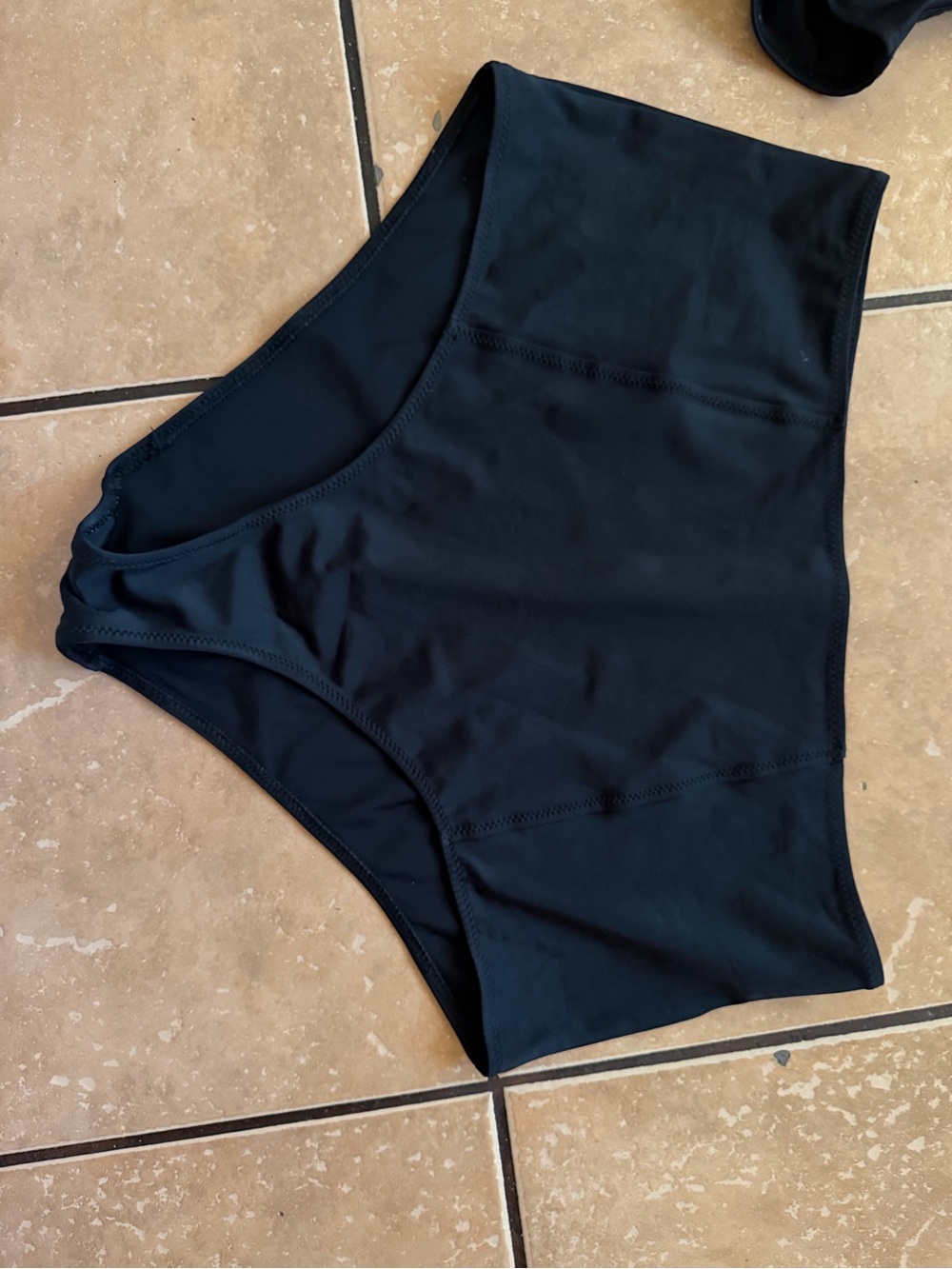 Reformation swim bundle - Picture 3 of 9